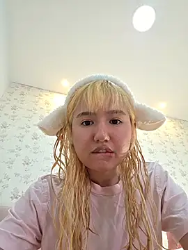 Pinkie Princes online show from December 13, 2025, 8:58 pm