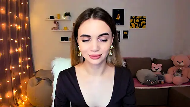 aPieceOfJoy online show from December 18, 2024, 10:35 pm