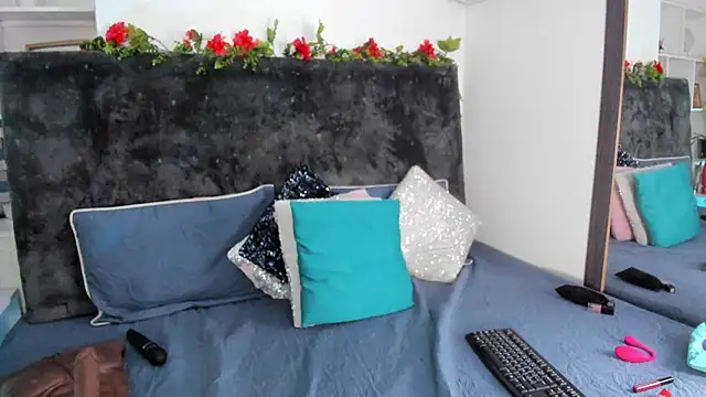 Karlagonzales  online show from February 20, 2026, 6:41 pm