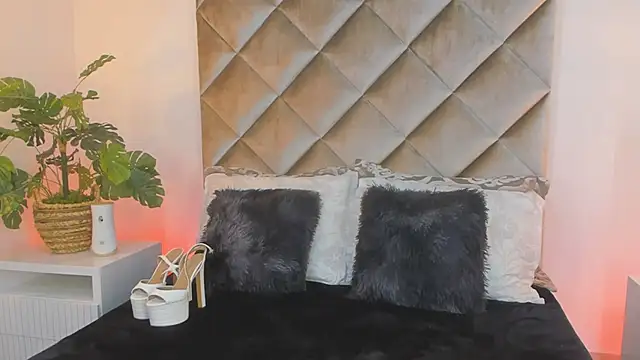 malaia hills online show from April 7, 2026, 6:52 pm