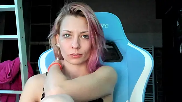 karo123421 online show from October 22, 2025, 7:46 pm