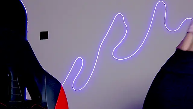 karo123421 online show from October 29, 2025, 8:21 pm