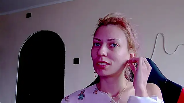 karo123421 online show from November 20, 2025, 9:20 am