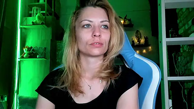 karo123421 online show from March 19, 2026, 3:43 am