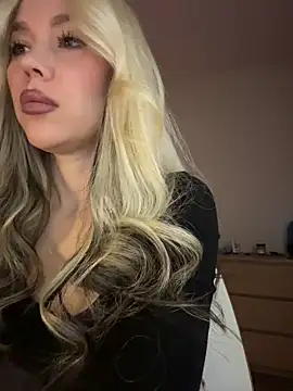xDinnax online show from May 15, 2026, 2:13 pm