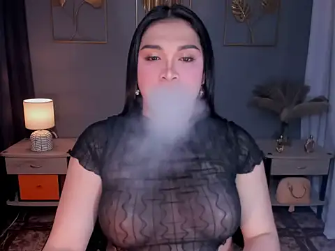 MaxeneCullens online show from September 12, 2025, 6:35 am