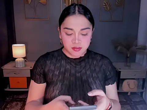 MaxeneCullens online show from November 12, 2025, 3:29 am