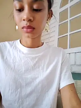 Snapshot of Leaberry chatting on February 19, 2026, 8:38 pm Leaberry online show from February 19, 2026, 8:38 pm