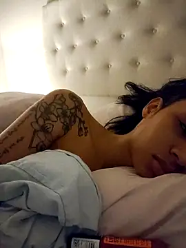 Snapshot of Leaberry chatting on February 20, 2026, 11:27 pm Leaberry online show from February 20, 2026, 11:27 pm