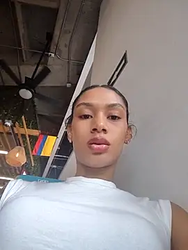 Snapshot of Leaberry chatting on February 28, 2026, 9:16 pm Leaberry online show from February 28, 2026, 9:16 pm