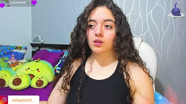 AshleyKim  online show from December 1, 2025, 9:42 pm