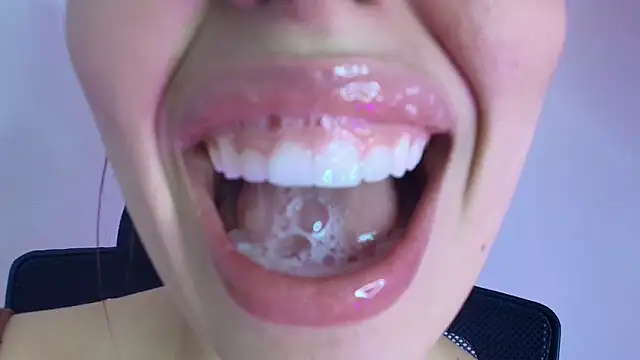 lisbet21x online show from November 11, 2025, 8:42 pm