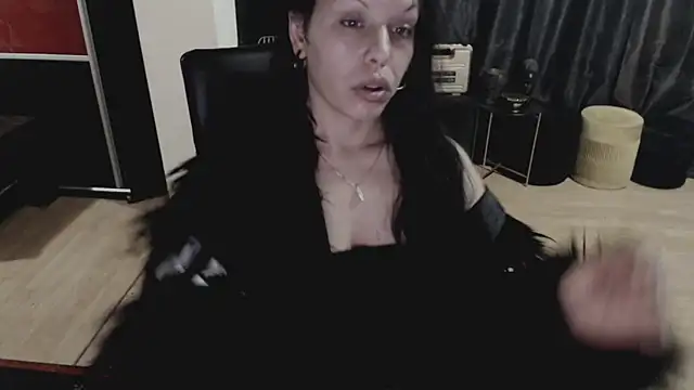 GoldenSasha online show from October 5, 2025, 5:55 pm