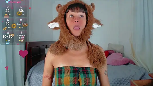 Summer XO online show from November 24, 2025, 10:42 pm