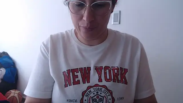 Snapshot of andreaisis2 chatting on February 20, 2026, 7:14 pm andreaisis2 online show from February 20, 2026, 7:14 pm