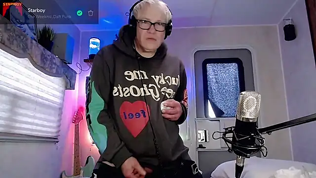 Snapshot of Snarfle82 chatting on February 25, 2025, 7:14 pm Snarfle82 online show from February 25, 2025, 7:14 pm