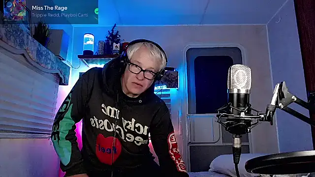 Snapshot of Snarfle82 chatting on March 11, 2025, 2:29 pm Snarfle82 online show from March 11, 2025, 2:29 pm