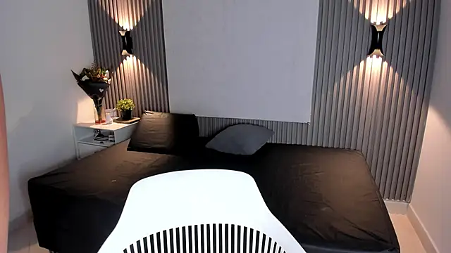 Zafiiraa online show from November 3, 2025, 2:07 pm