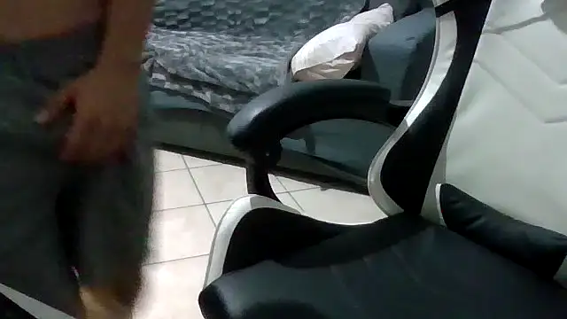 Snapshot of simoninside25 chatting on September 10, 2025, 7:03 pm simoninside25 online show from September 10, 2025, 7:03 pm