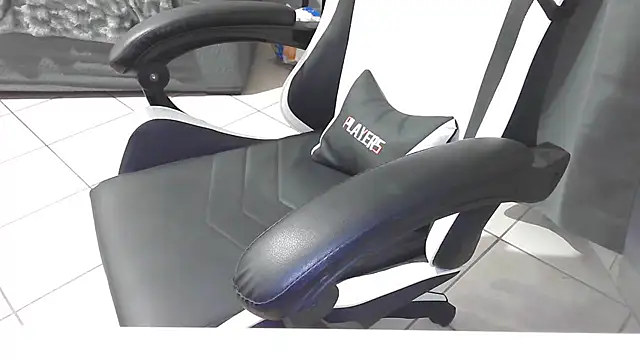 Snapshot of simoninside25 chatting on September 18, 2025, 9:06 pm simoninside25 online show from September 18, 2025, 9:06 pm