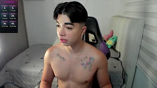 santy7v7 online show from November 11, 2025, 1:33 pm