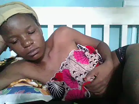 sweetchic  online show from February 25, 2025, 1:39 pm