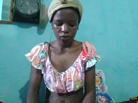 sweetchic  online show from March 4, 2025, 10:13 am