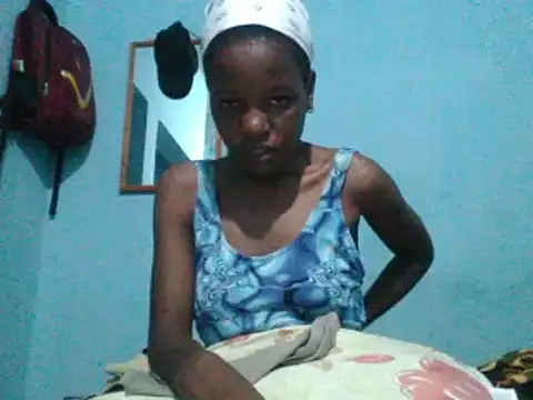 sweetchic  online show from March 18, 2025, 11:20 pm