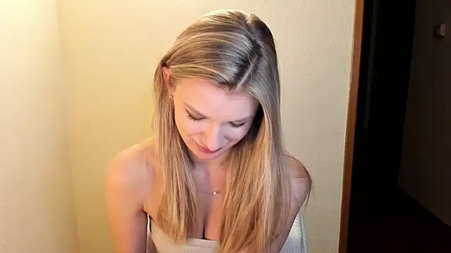 Snapshot of Annloveyou chatting on December 9, 2024, 11:13 pm Annloveyou online show from December 9, 2024, 11:13 pm