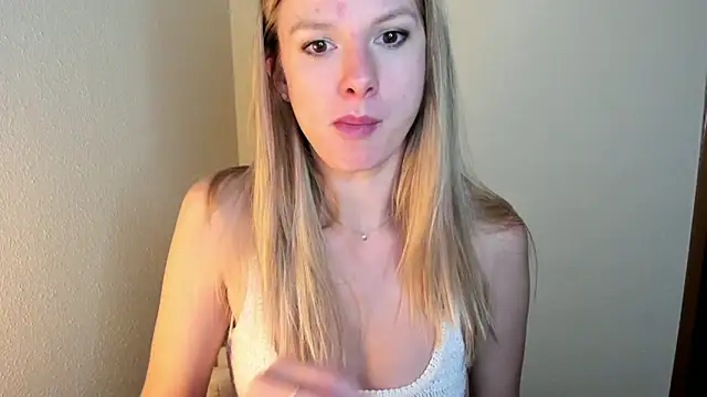 Snapshot of Annloveyou chatting on January 12, 2025, 10:43 pm Annloveyou online show from January 12, 2025, 10:43 pm