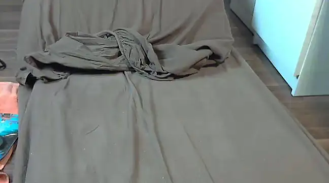 Snapshot of rockthebody chatting on February 9, 2025, 10:54 pm rockthebody online show from February 9, 2025, 10:54 pm