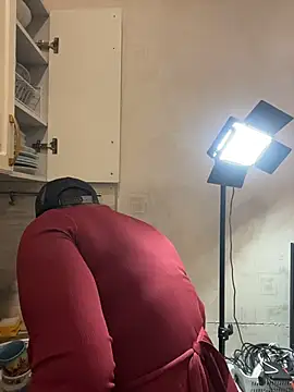 DienkaGreen online show from February 3, 2026, 9:47 am