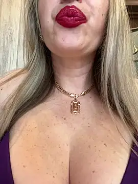 Kittenforyou online show from April 15, 2026, 11:39 am