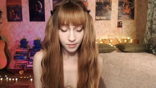 Friendly Ellie online show from December 19, 2024, 3:18 am