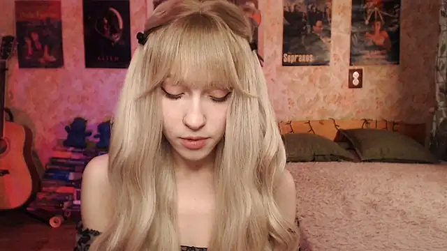 Friendly Ellie online show from March 10, 2025, 12:07 am