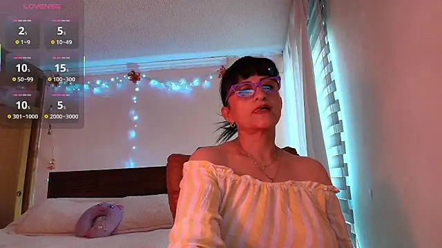 Snapshot of ISABEEL_SOFIA01 chatting on February 27, 2026, 2:39 pm ISABEEL SOFIA01 online show from February 27, 2026, 2:39 pm