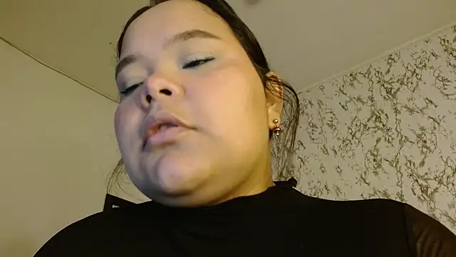 sexychubby    online show from October 13, 2025, 10:54 pm