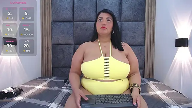 AmandaRousel online show from October 29, 2025, 2:41 pm