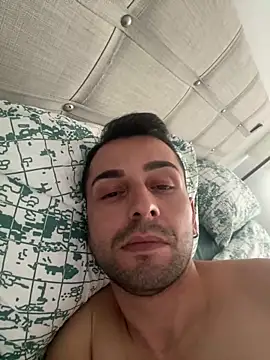 Snapshot of Emre-34 chatting on November 6, 2025, 7:09 am Emre-34 online show from November 6, 2025, 7:09 am