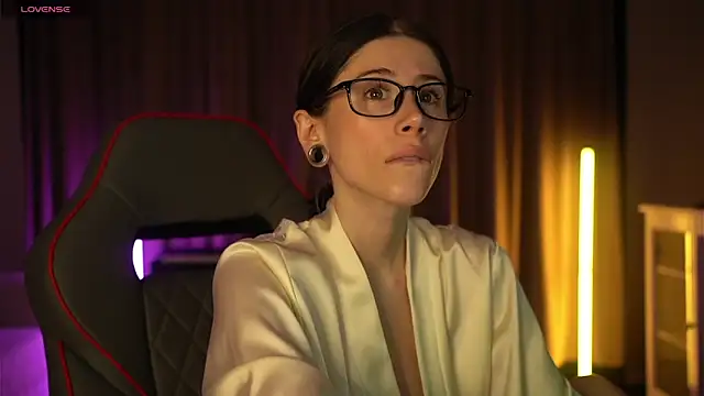 Your Nicolett online show from December 17, 2025, 12:27 am