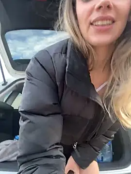 Snapshot of HopeHeaven chatting on January 7, 2025, 4:16 pm HopeHeaven online show from January 7, 2025, 4:16 pm