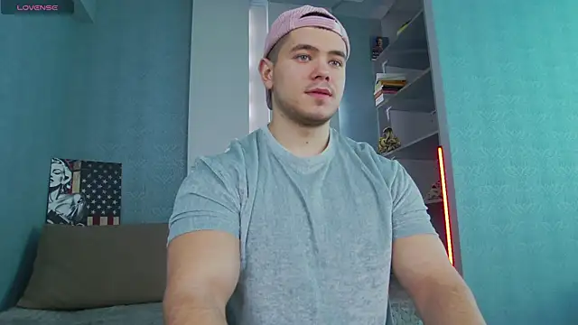 Snapshot of Arilas_ chatting on February 16, 2025, 7:48 am Arilas online show from February 16, 2025, 7:48 am