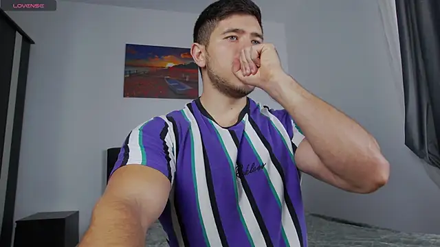 Snapshot of Arilas_ chatting on November 4, 2025, 7:29 am Arilas online show from November 4, 2025, 7:29 am