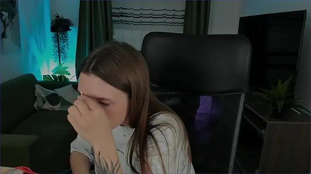 JennyDens online show from January 22, 2025, 2:37 am