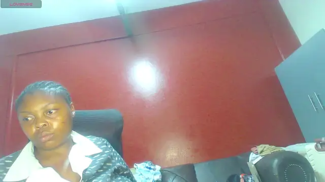 Snapshot of Sexyroseytitz_00 chatting on January 29, 2025, 9:17 pm Sexyroseytitz 00 online show from January 29, 2025, 9:17 pm