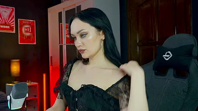 QueenAliss online show from February 1, 2026, 7:18 am