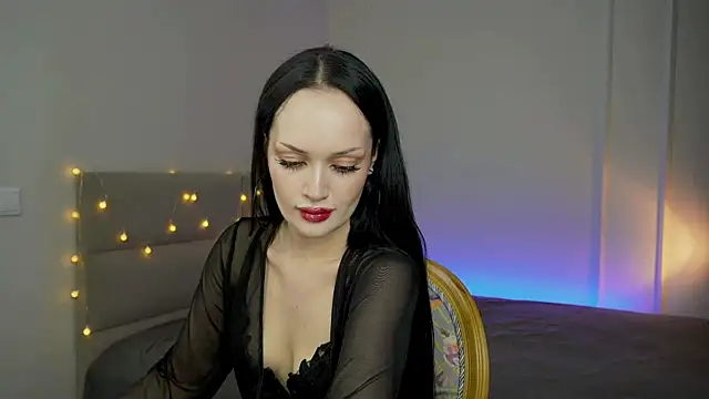 Snapshot of QueenAliss chatting on July 5, 2026, 1:18 pm QueenAliss online show from July 5, 2026, 1:18 pm