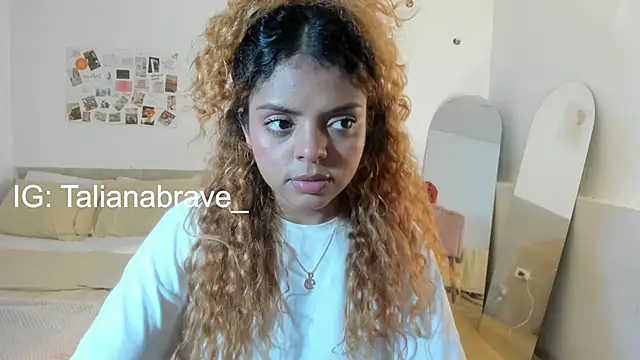 ValienteGirl  online show from October 31, 2025, 2:56 am