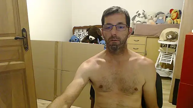 Snapshot of steph19x5 chatting on May 27, 2026, 4:04 pm steph19x5 online show from May 27, 2026, 4:04 pm