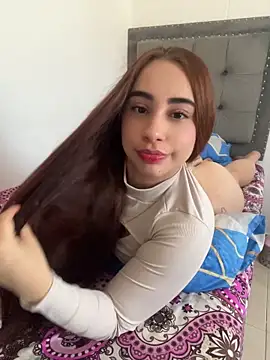 Snapshot of Elena222_ chatting on April 24, 2026, 1:46 pm Elena222 online show from April 24, 2026, 1:46 pm